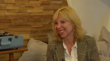 Kijk en lees: Jeroen Snel interviewt Claudia de Breij over haar boek Amalia