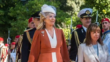 Foto's: Máxima start staatsbezoek Griekenland met Griekse mode