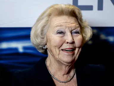 Video: avondje uit voor prinses Beatrix, Mabel én kleindochter Zaria