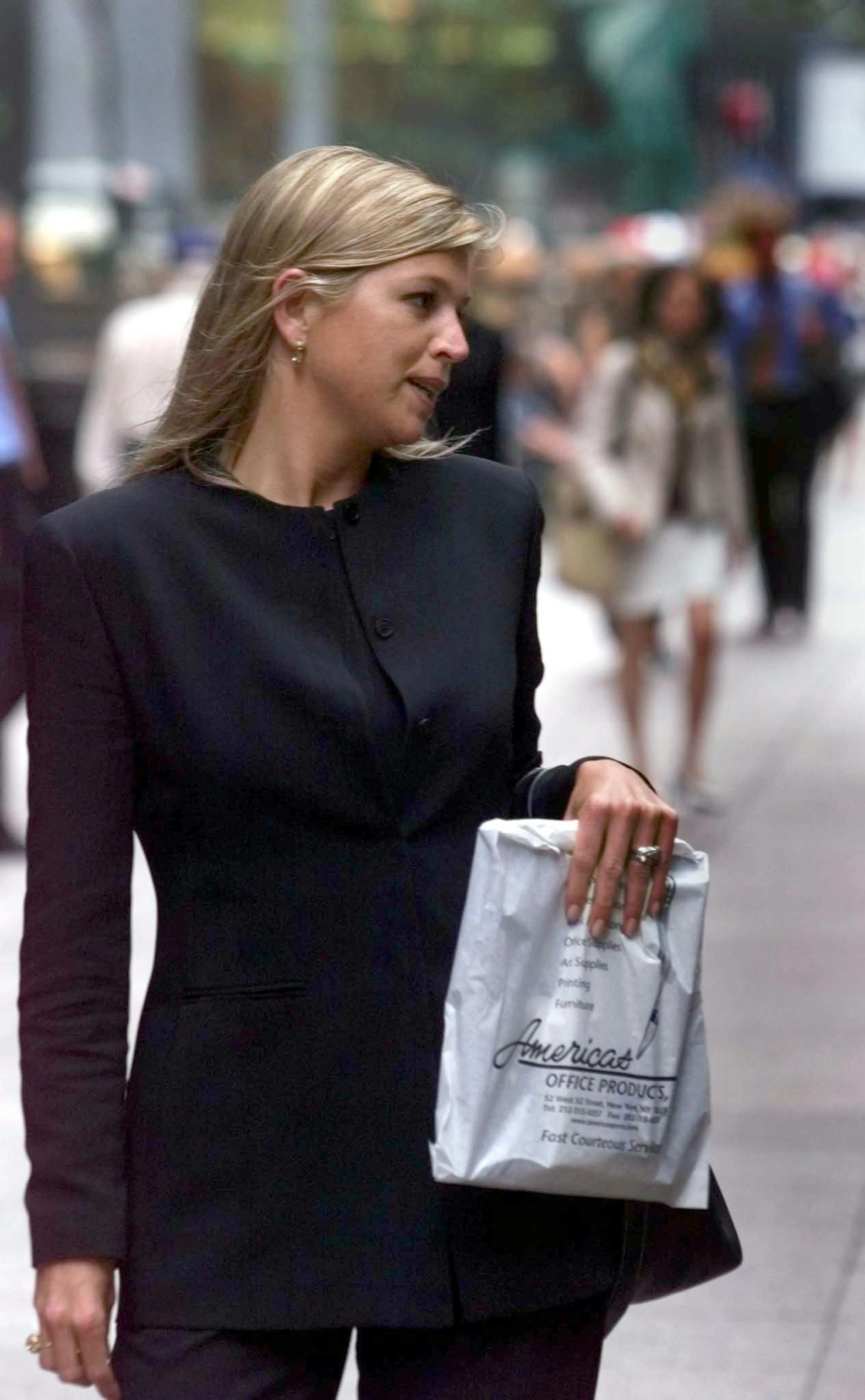 Máxima in 1999 na een dag op haar werk bij de Deutsche Bank.