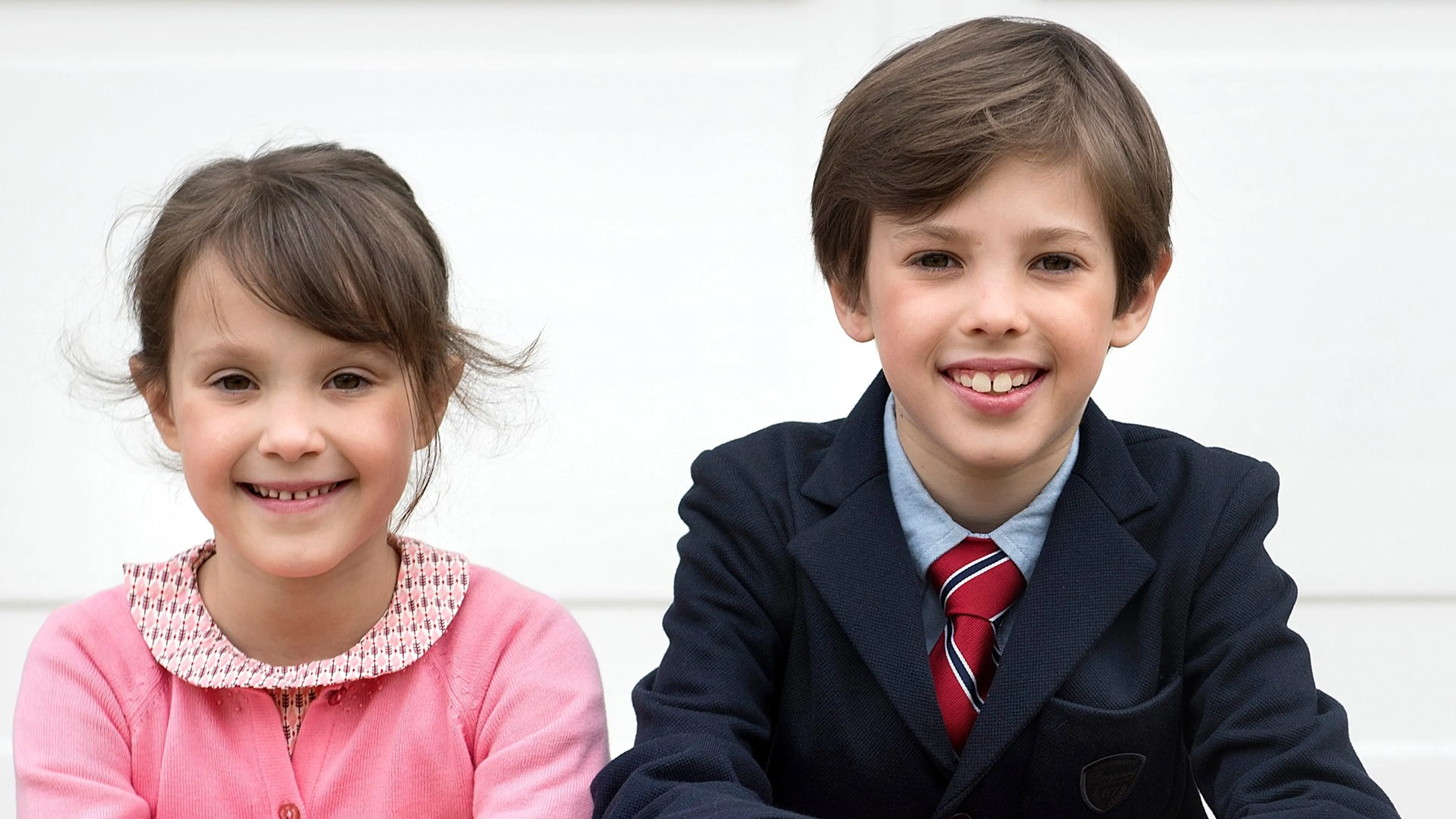 Jarige prins Henrik (9) op de foto met zijn zusje