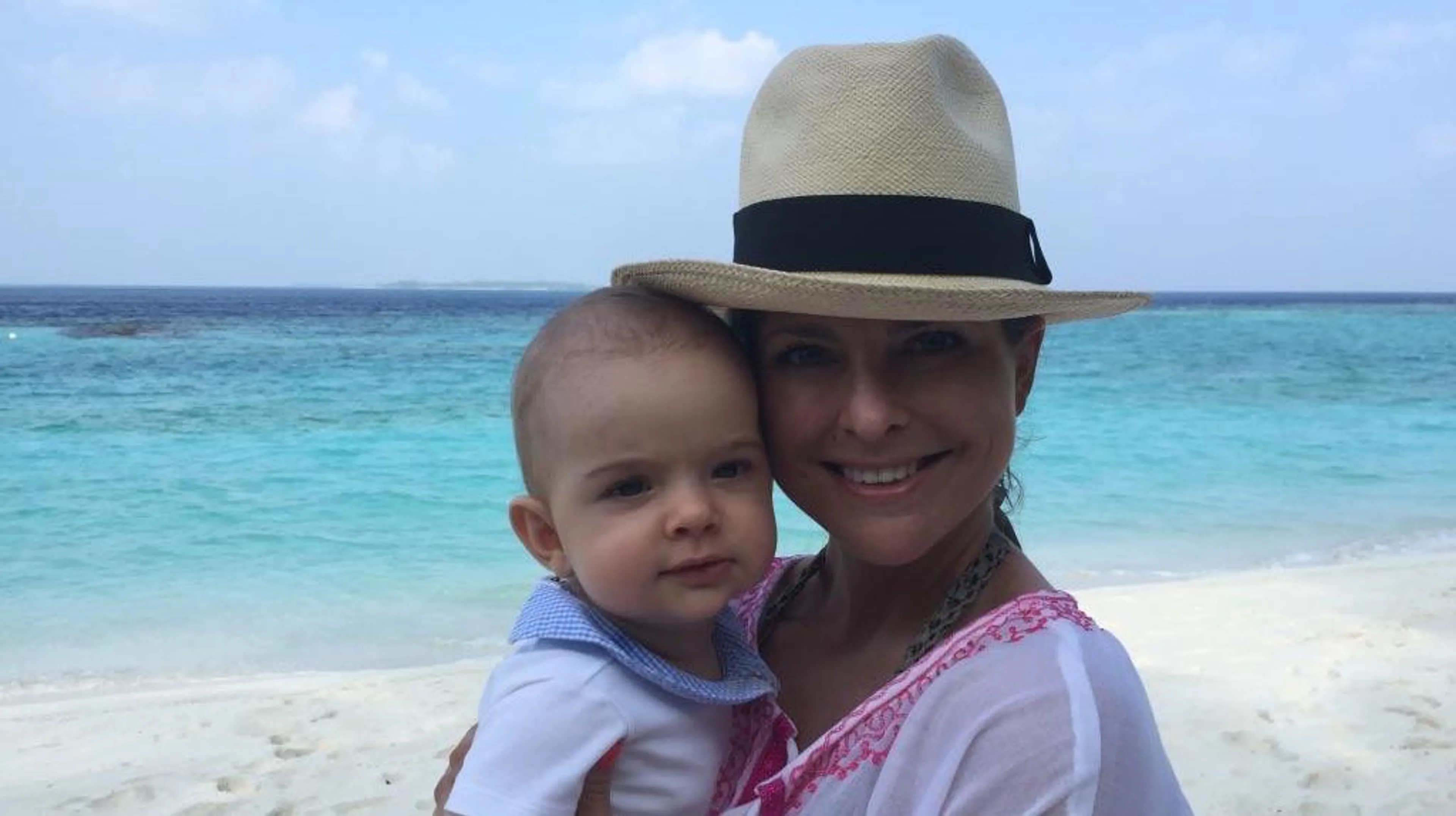 Madeleine deelt vakantiefoto's met boodschap voor paparazzi