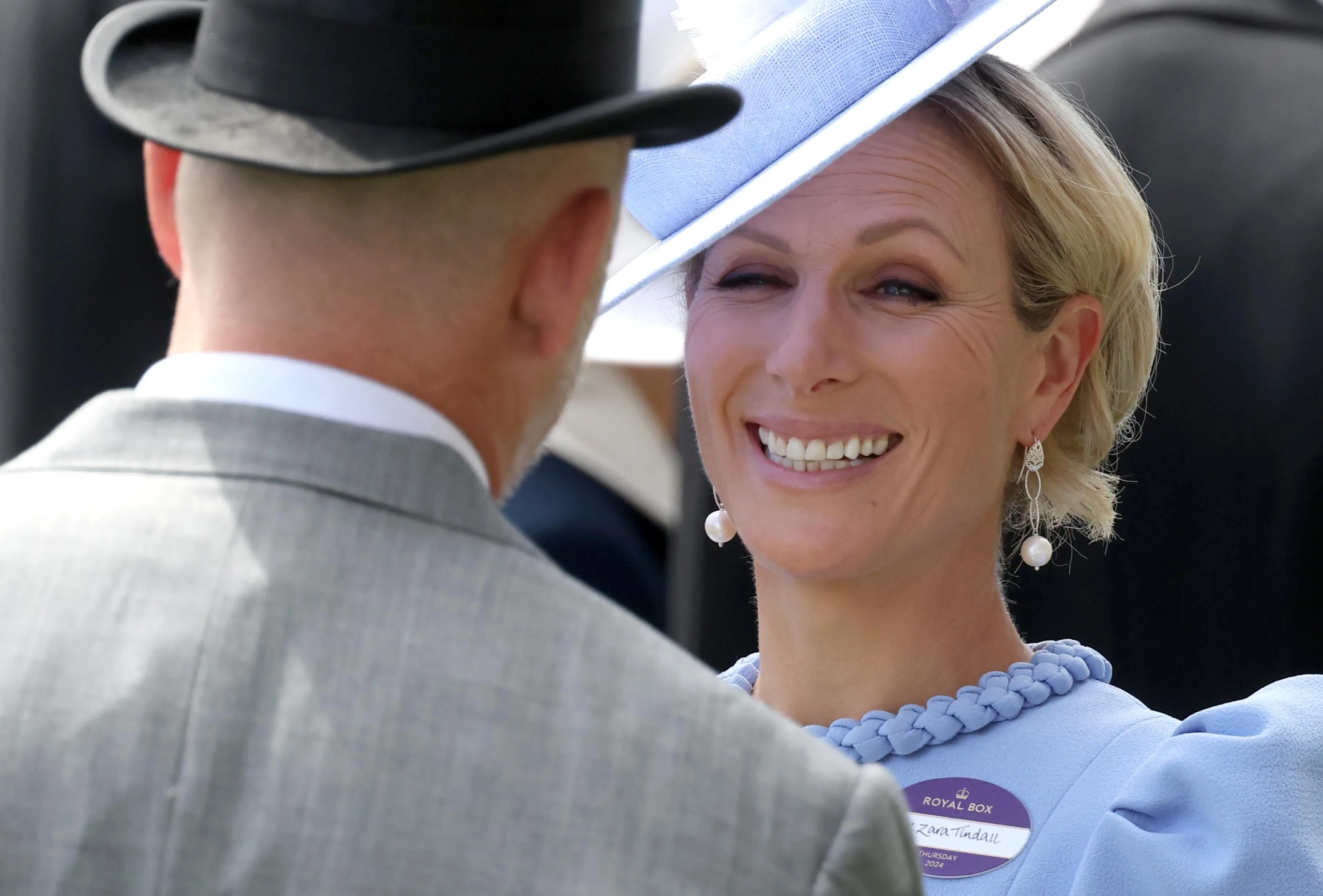 Zara en Mike Tindall zijn "niet anders dan andere ouders"