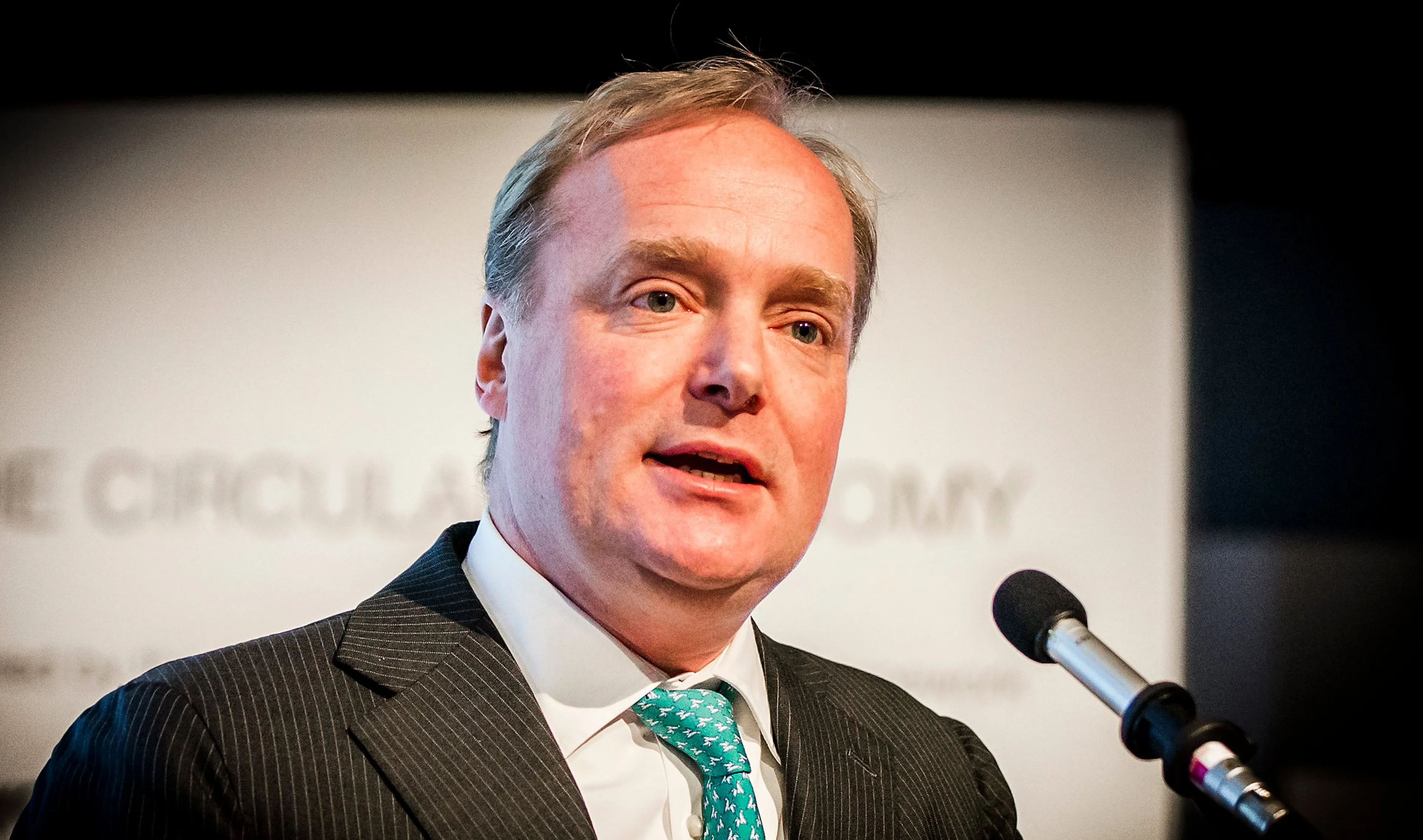 Carlos praat met neef Willem-Alexander niet over politiek