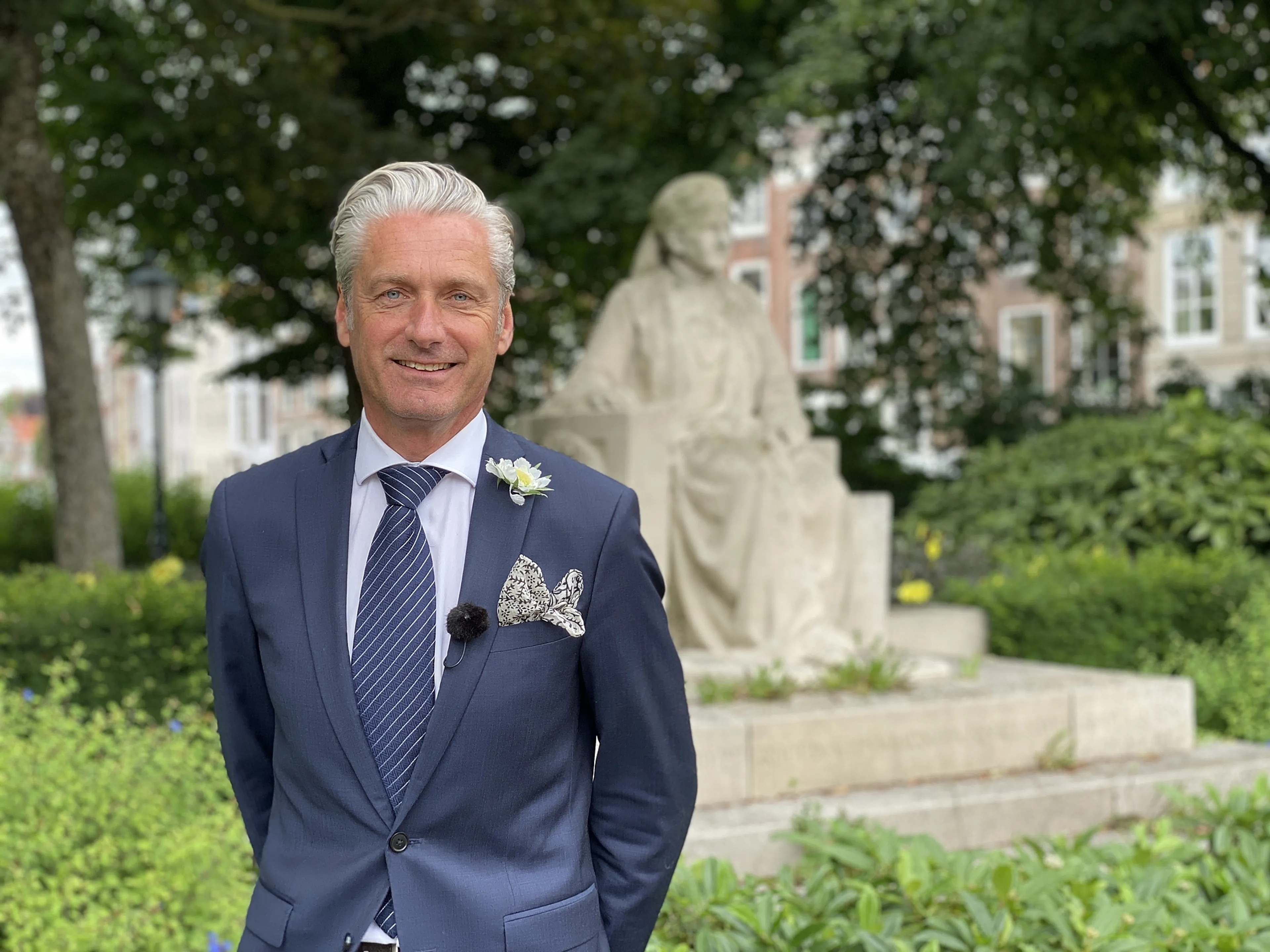 Paul en de Monumenten: vijf monumenten ter ere van koningin Emma