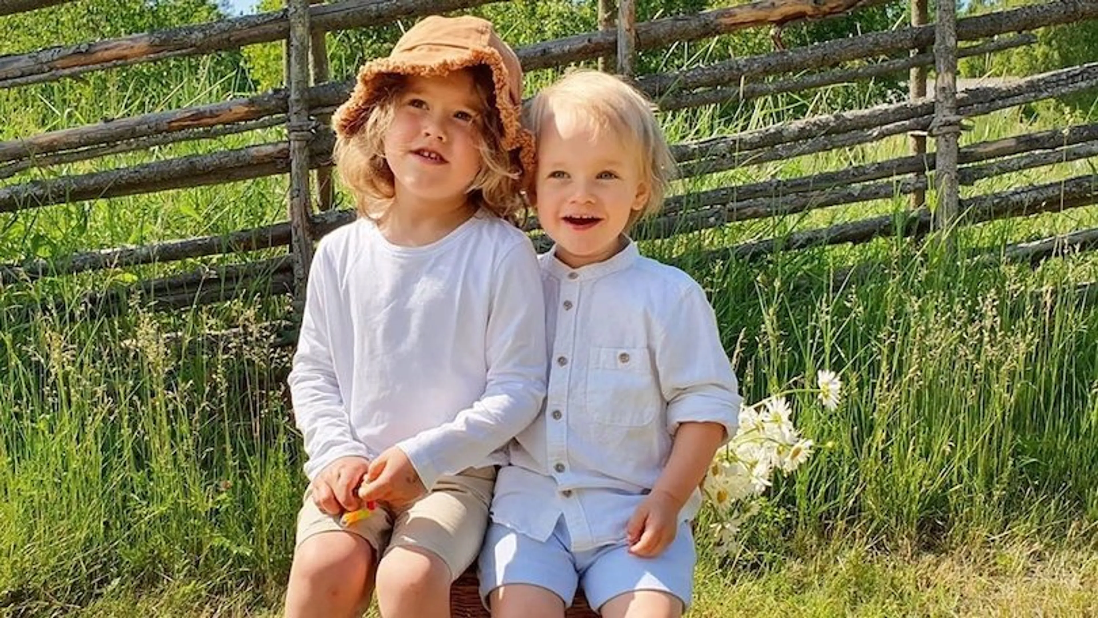 Prins Gabriel (3) op de foto met verjaardagstaart