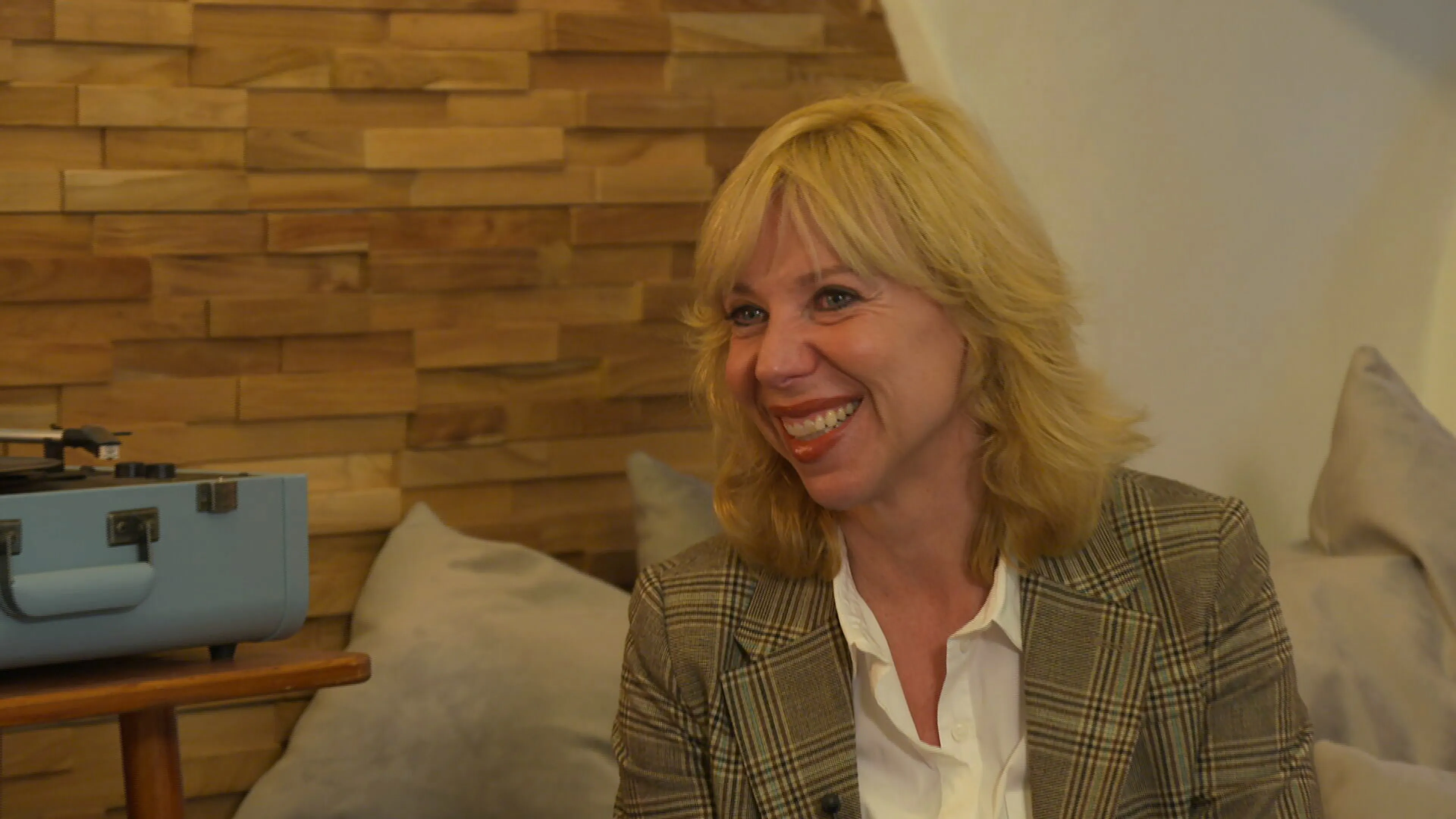 Kijk en lees: Jeroen Snel interviewt Claudia de Breij over haar boek Amalia