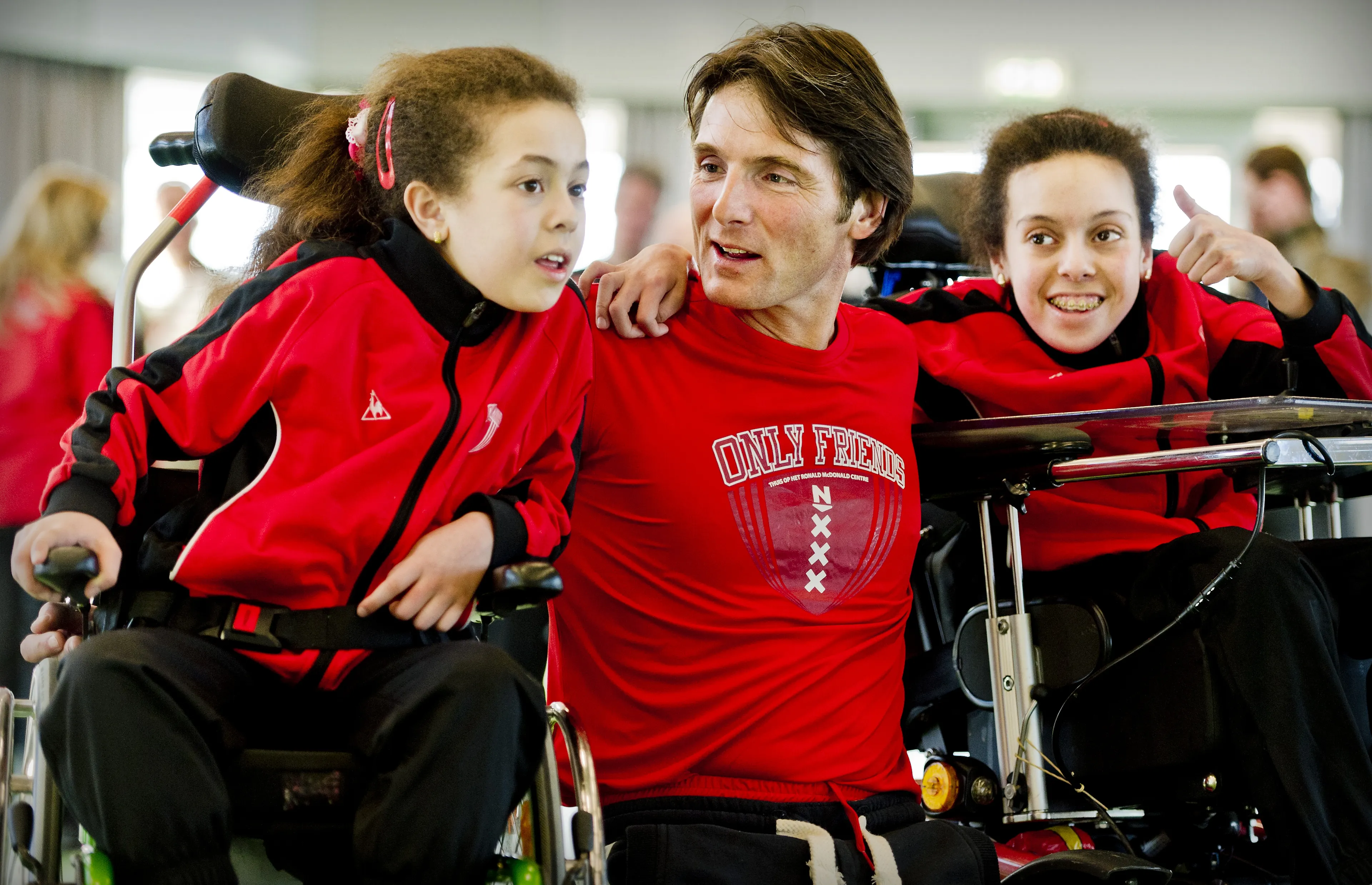 Prins Maurits doet mee aan het kickboksen.