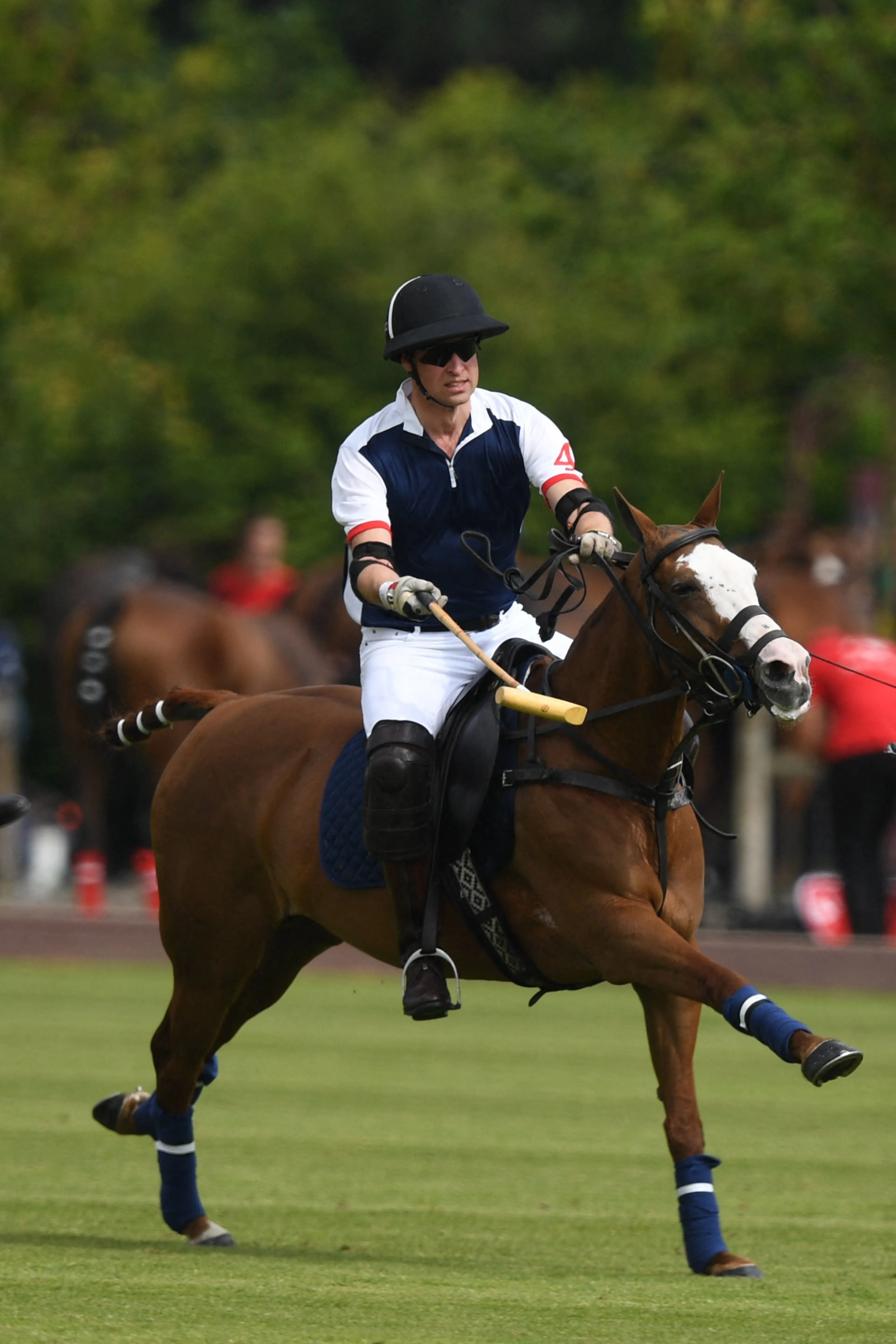 Prins William neemt afscheid van baanbrekende pololerares