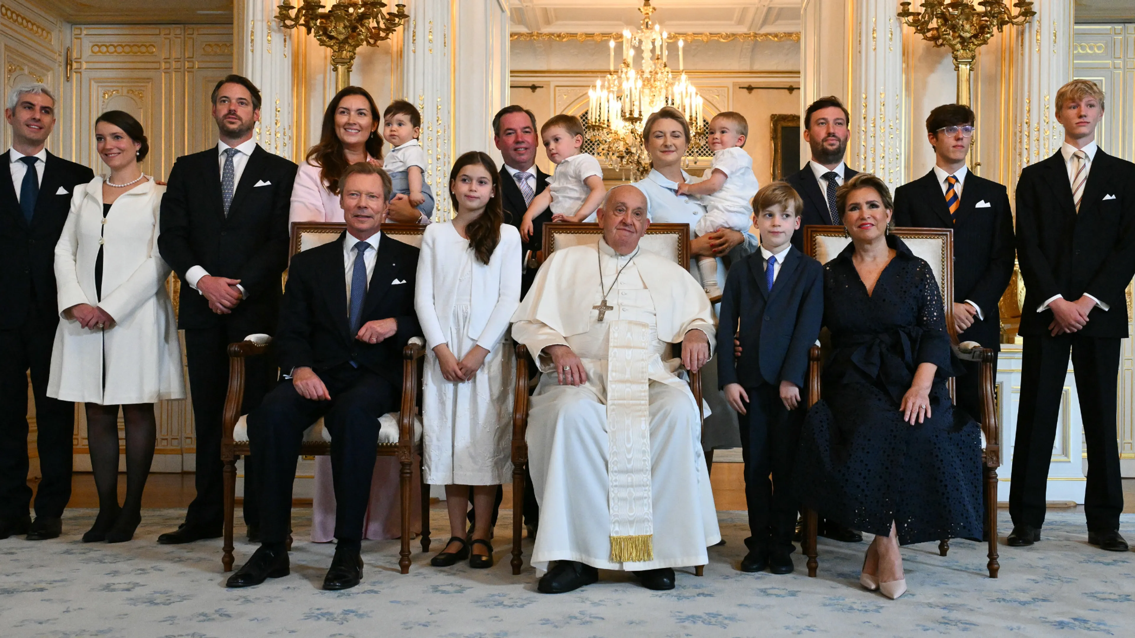 Paus Franciscus is op bezoek bij de héle Luxemburgse groothertogelijke familie
