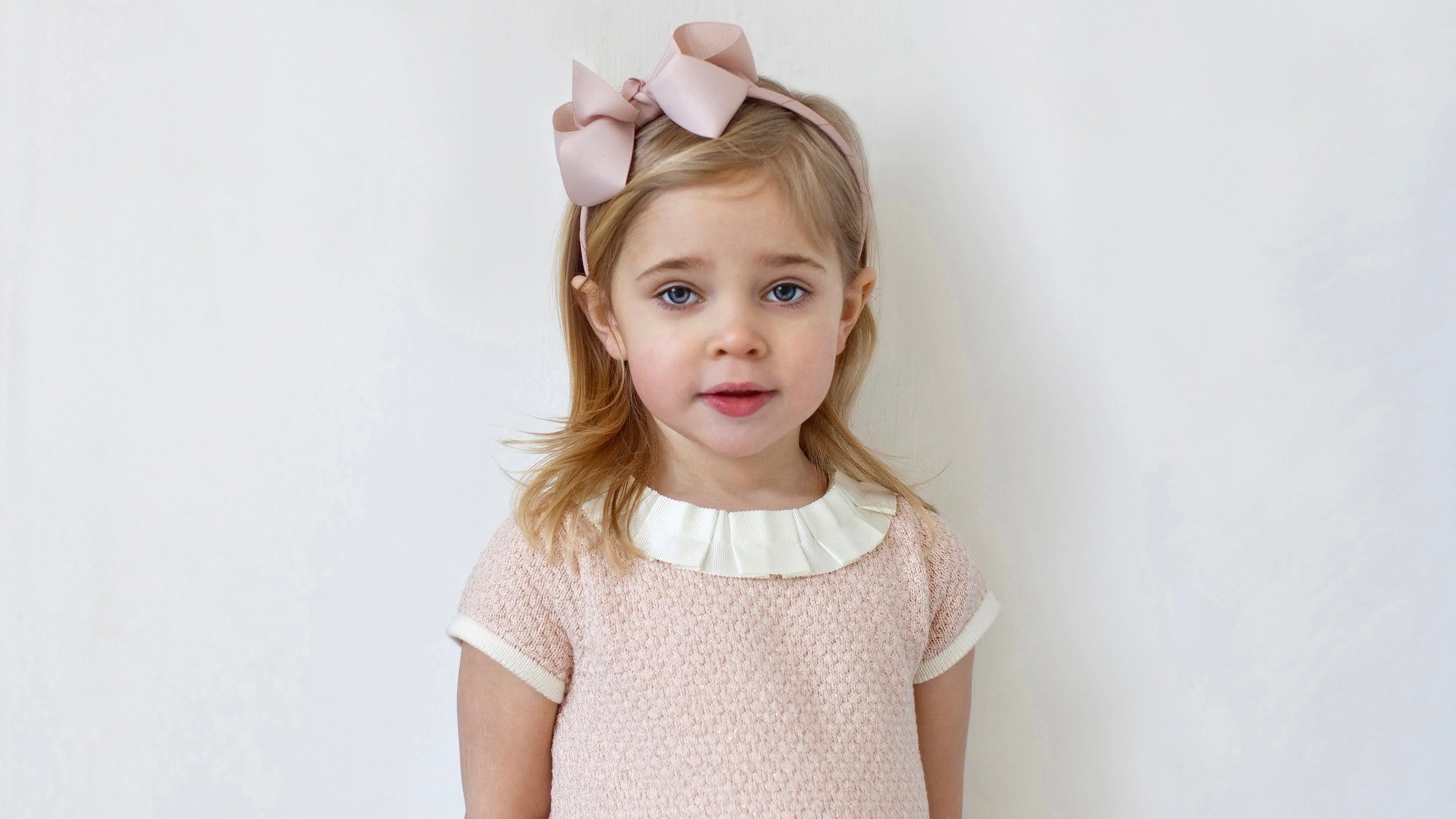 Nieuwe foto's van jarige prinses Leonore