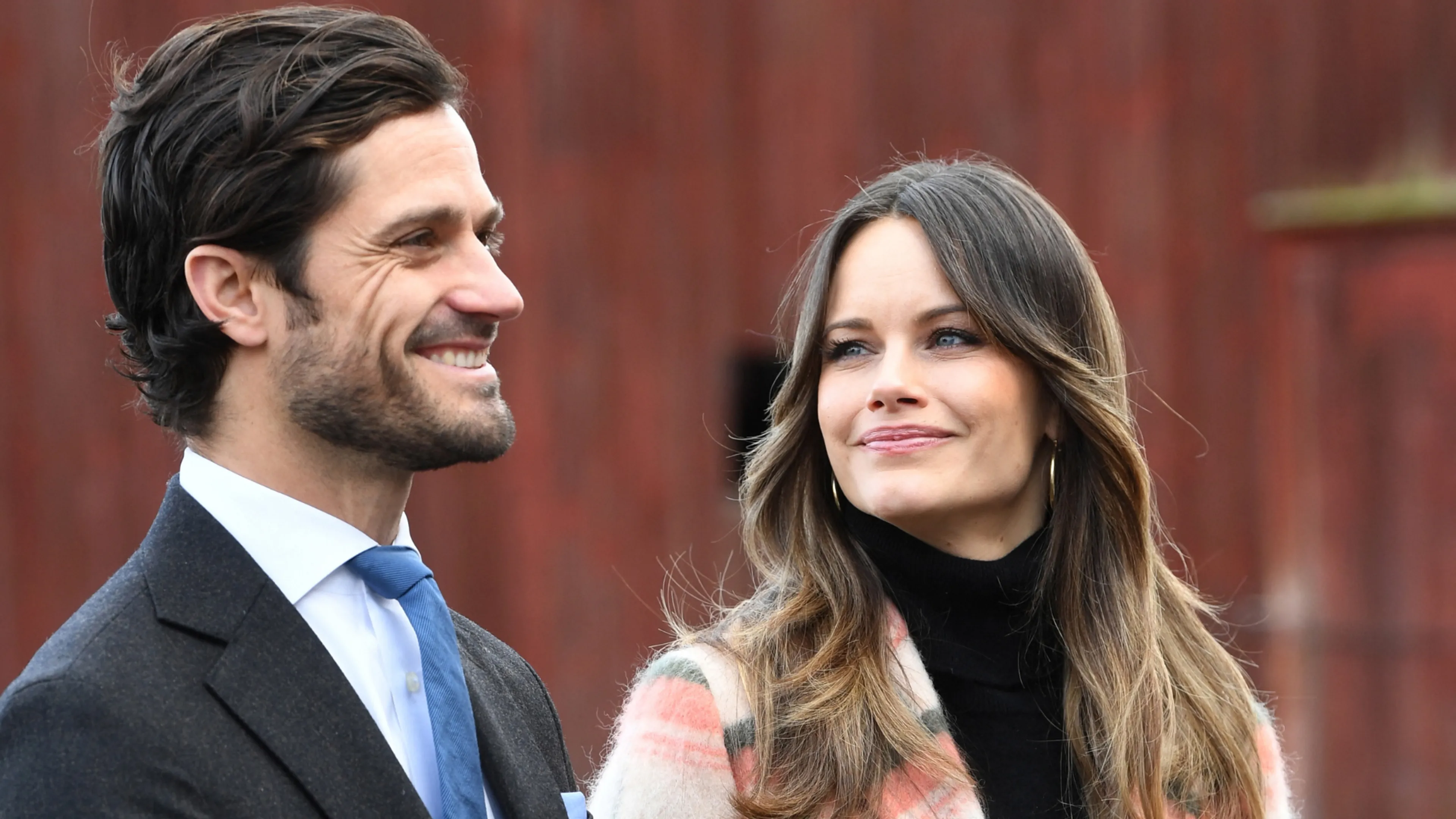 Prins Carl Philip en prinses Sofia delen zomerse gezinsfoto, en de kleine prins Julian steelt de show