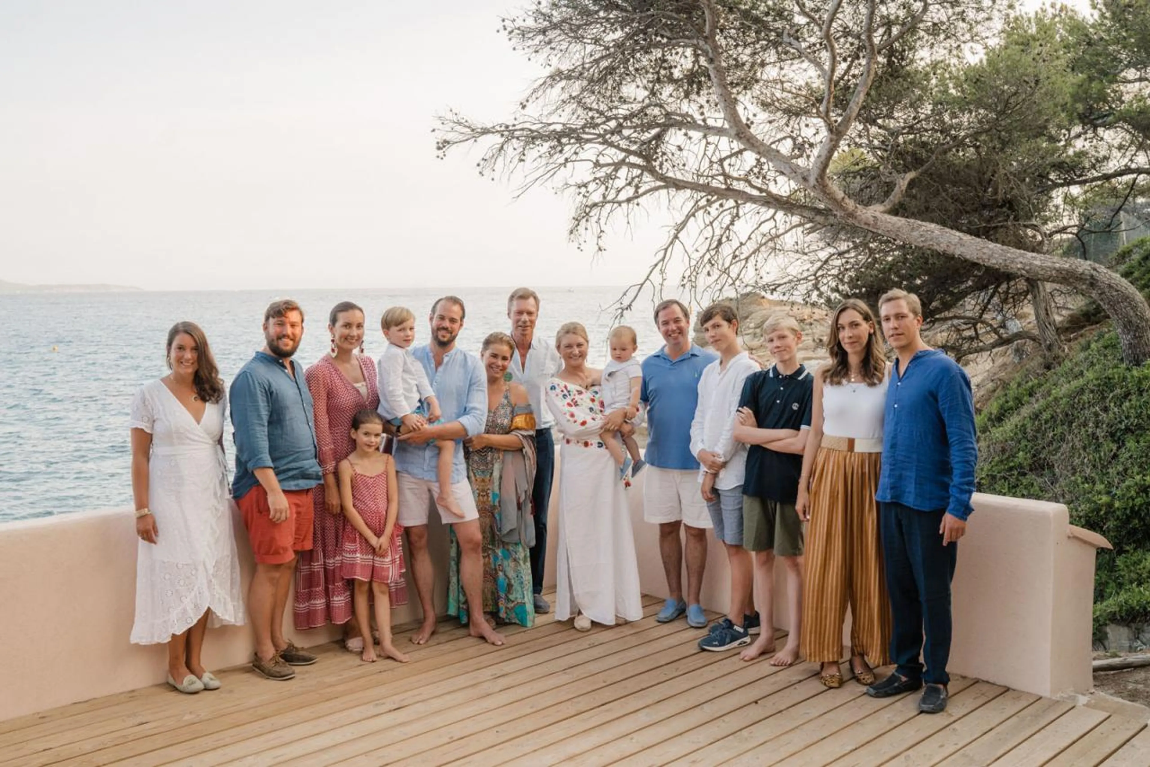 Kijk! Nieuwe familiekiekjes van de Luxemburgse royals