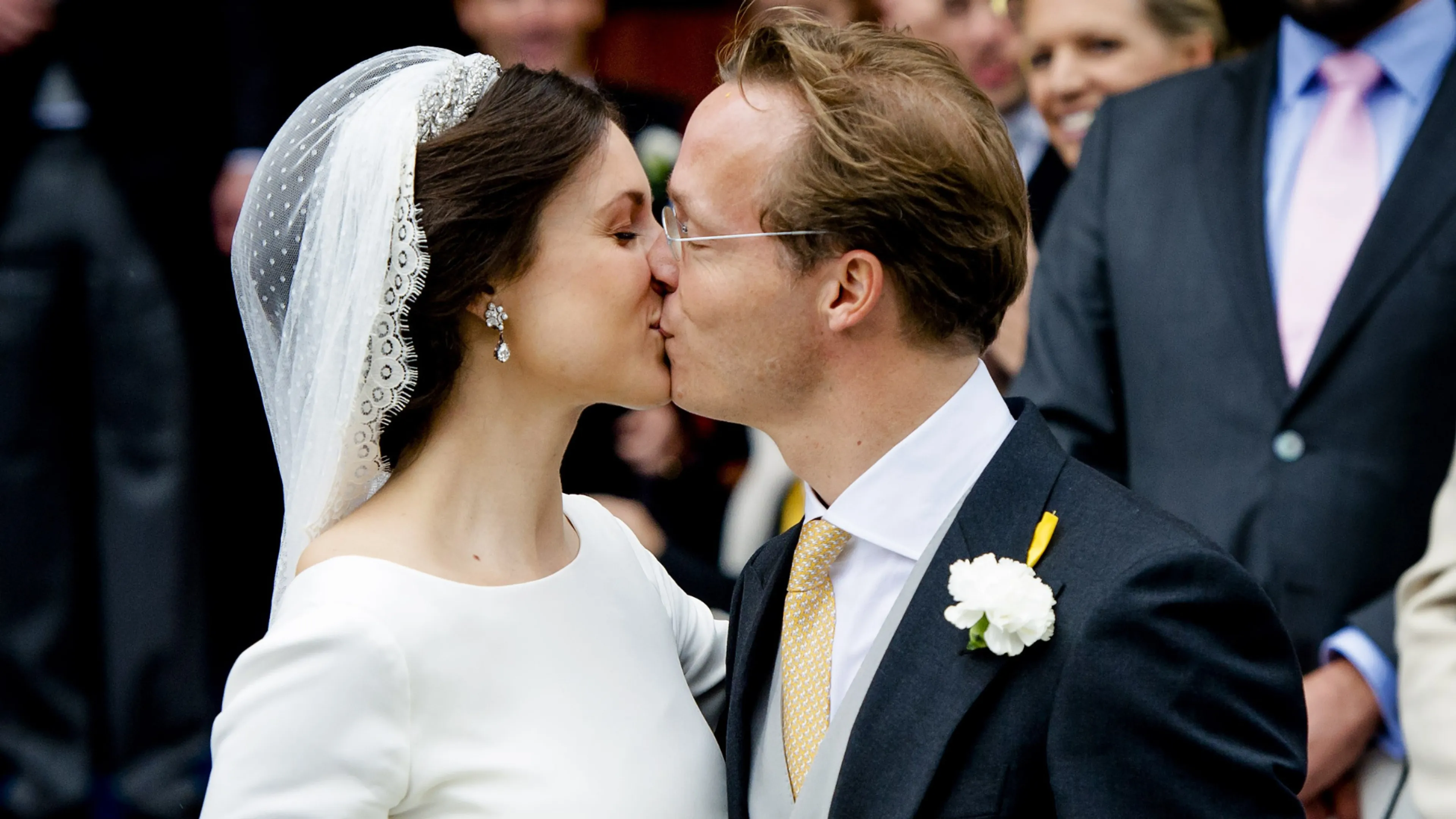 Het verhaal achter de trouwjurk van prinses Viktória