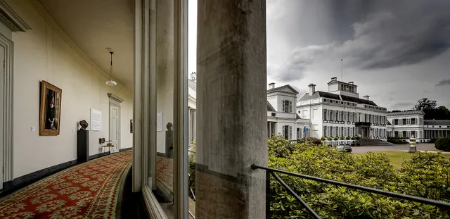 BAARN - Interieur van Paleis Soestdijk. Het paleis wordt omgebouwd tot hotel. De nieuwe eigenaar wil in het paleis ook tentoonstellingen en presentaties over innovatieve ontwikkelingen organiseren. ANP ROBIN VAN LONKHUIJSEN.
