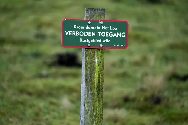 UDDEL - een toegangsbord bij Kroondomein Het Loo. Voor het beheer van het natuurgebied is een nieuwe subsidieaanvraag ingediend. Een groot deel van het domein, dat in het beheer is bij de koning, wordt jaarlijks drie maanden afgesloten. Over deze sluiting bestaat al enkele jaren discussie. ANP JEROEN JUMELET.