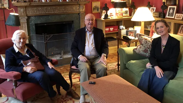 Koning Albert en koningin Paola ontvangen voor het eerst Alberts dochter Delphine op het paleis.