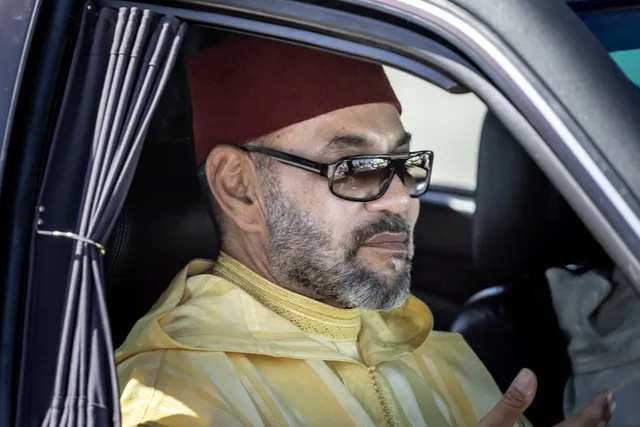 Koning Abdullah in auto (2023).