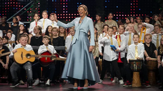 Koningin Máxima tijdens de opnames van het Kerst Muziekgala 2023.