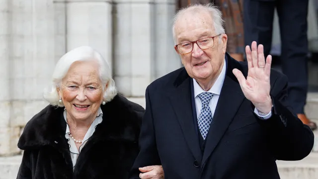 Koning Albert en koningin Paola in Brussel, tijdens Koningsdag 2023.