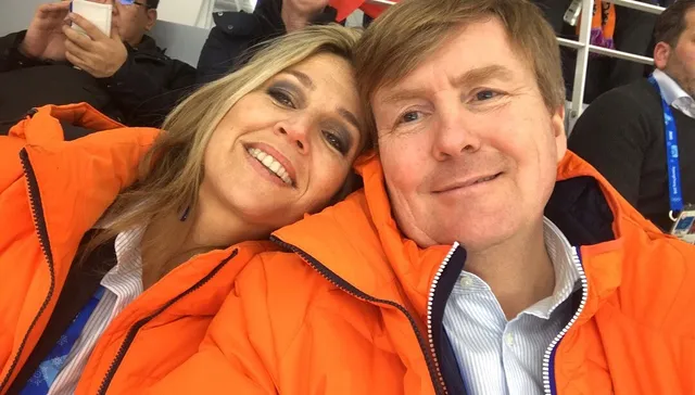 Met deze selfie laat het koningspaar weten trots te zijn op de Nederlandse atleten.
