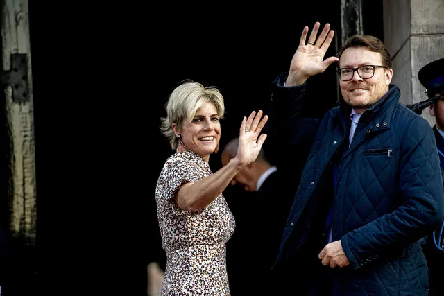 AMSTERDAM - Aankomst van Prins Constatijn en prinses Laurentien  voor de uitreiking van de Grote Prins Claus Prijs 2019 aan beeldend kunstenaar Kamala Ibrahim Ishag uit Soedan. ANP ROYAL IMAGES ROBIN UTRECHT.