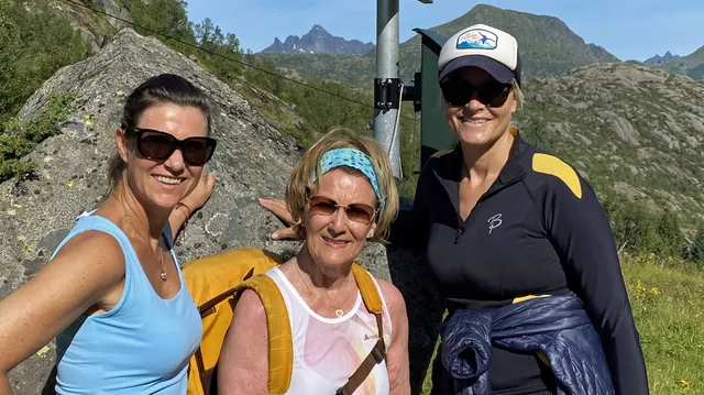 Koningin Sonja met dochter Märtha Louise en schoondochter Mette-Marit.