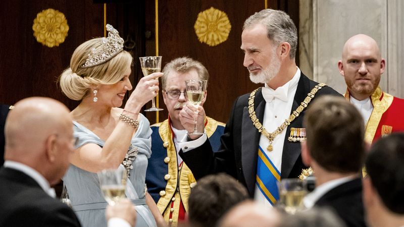 Op déze manier benadrukt koningin Máxima haar vriendschap met de Spaanse royals