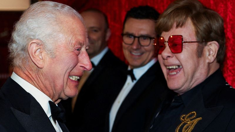 Koning Charles ontmoet oude bekende tijdens muzikale avond uit