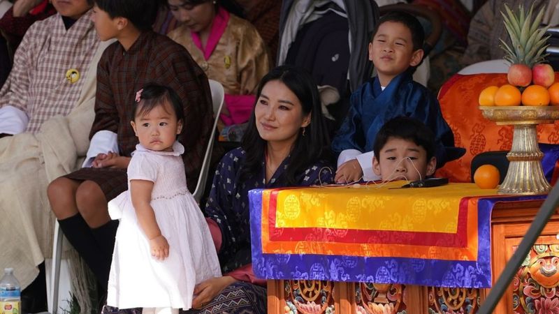 In beeld: het koningspaar van Bhutan is met hun kinderen in Australië