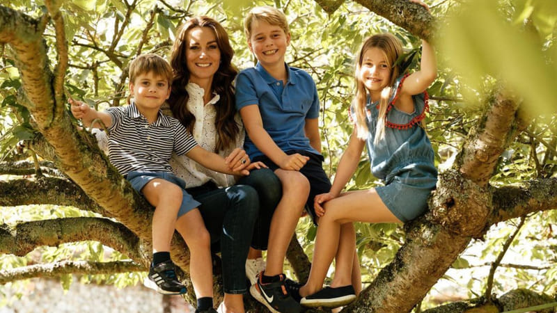 Lief! Britse royals delen foto's voor Moederdag