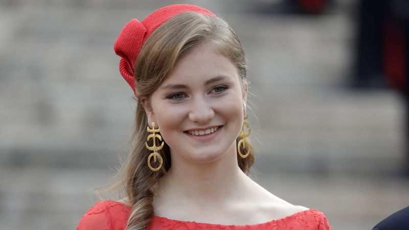 Kroonprinses Elisabeth twee keer officieel op pad zonder ouders