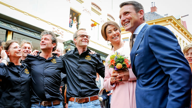 Maurits en Marilène bezoeken hun stamkroeg in Groningen