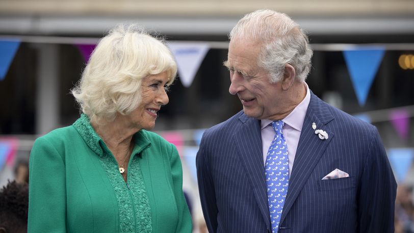Camilla geeft openhartig interview: 'Kritiek op relatie met Charles was moeilijk'