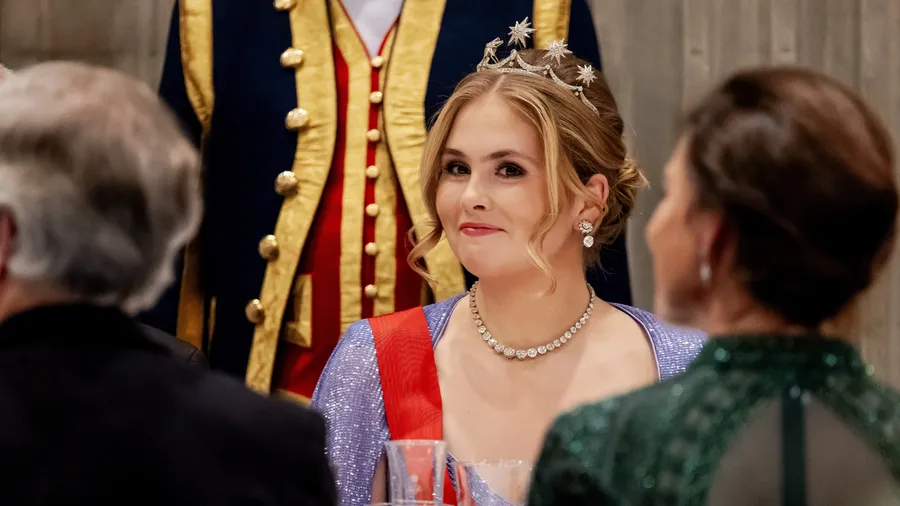 Wist je dat prinses Amalia officieel geen kroonprinses is? - Blauw Bloed