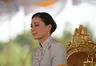 Thaise koningin Suthida pakt haar biezen